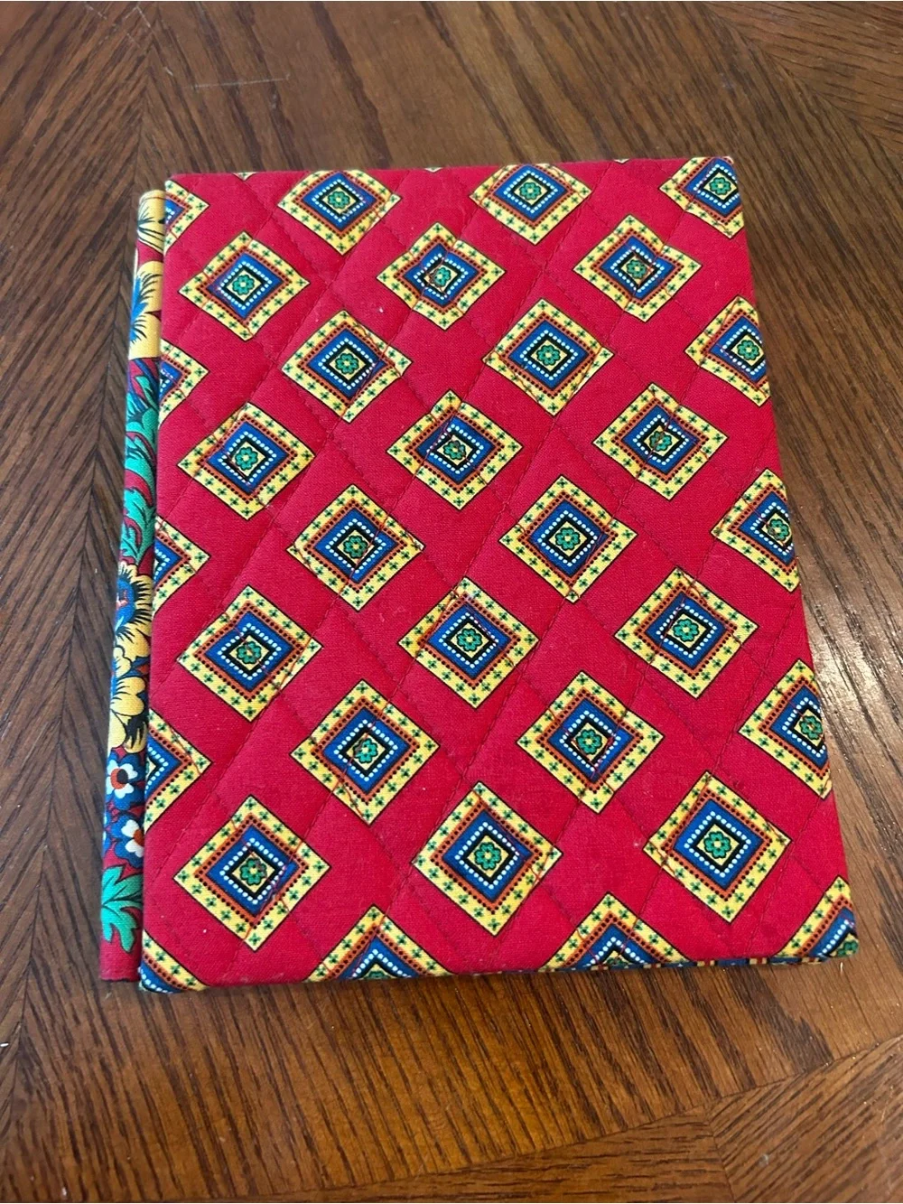 Vera Bradley Villa Red Quilted Bifold Double Picture Frame